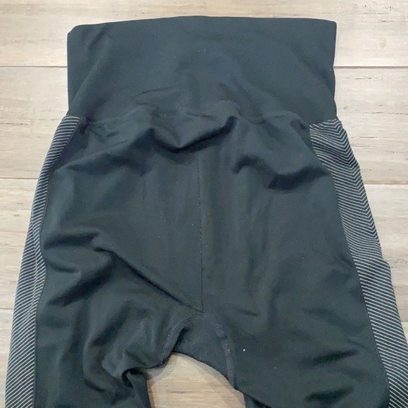 5 for $25 Nike high waisted leggings full length - Picture 10 of 12